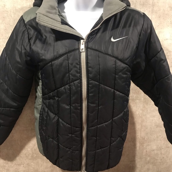 Nike Jackets & Blazers - NIKE COAT SZ S
